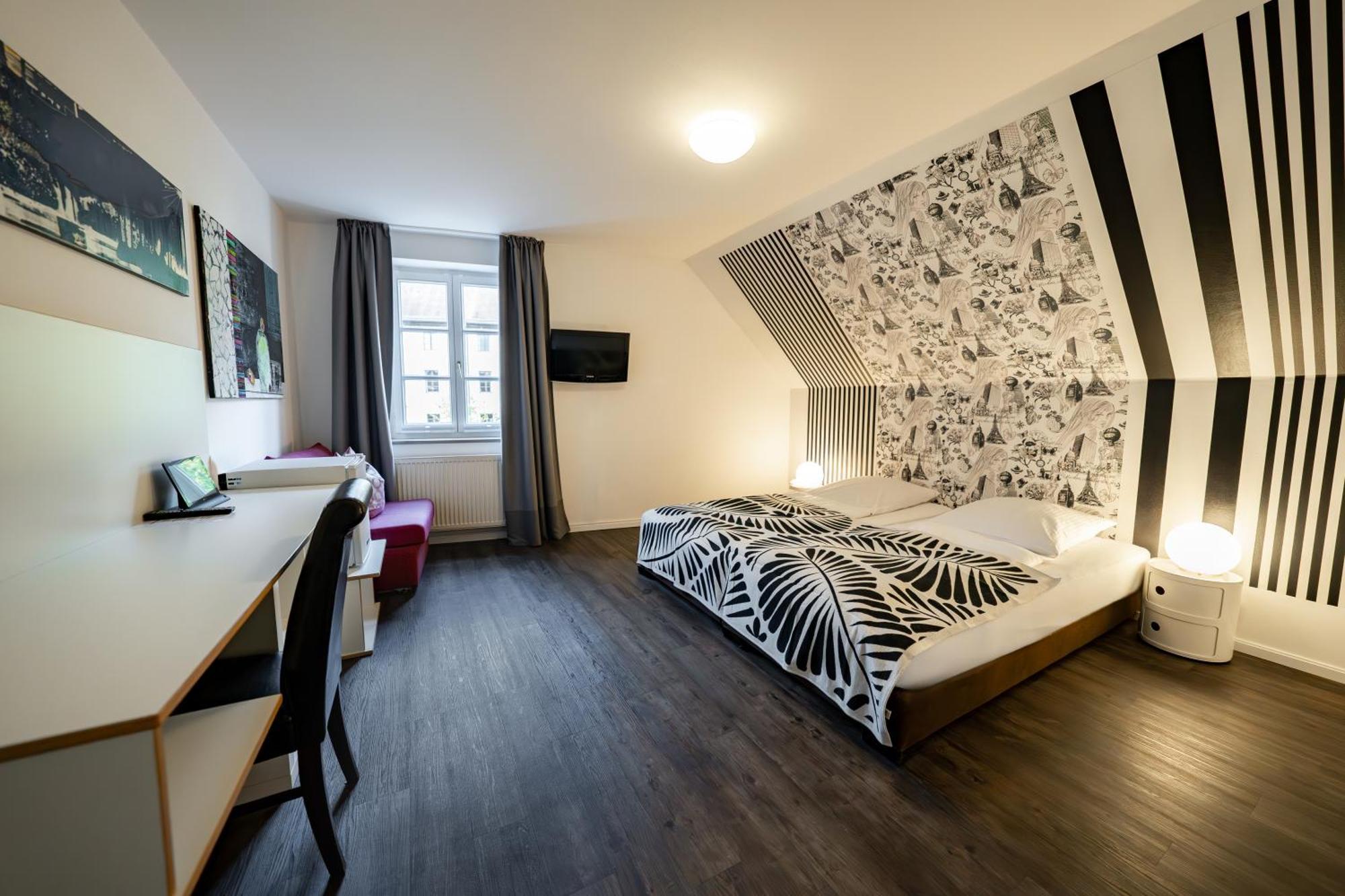 Hotel Bergbauer Mit Late-Self-Check-In Neuburg an Der Donau Dış mekan fotoğraf