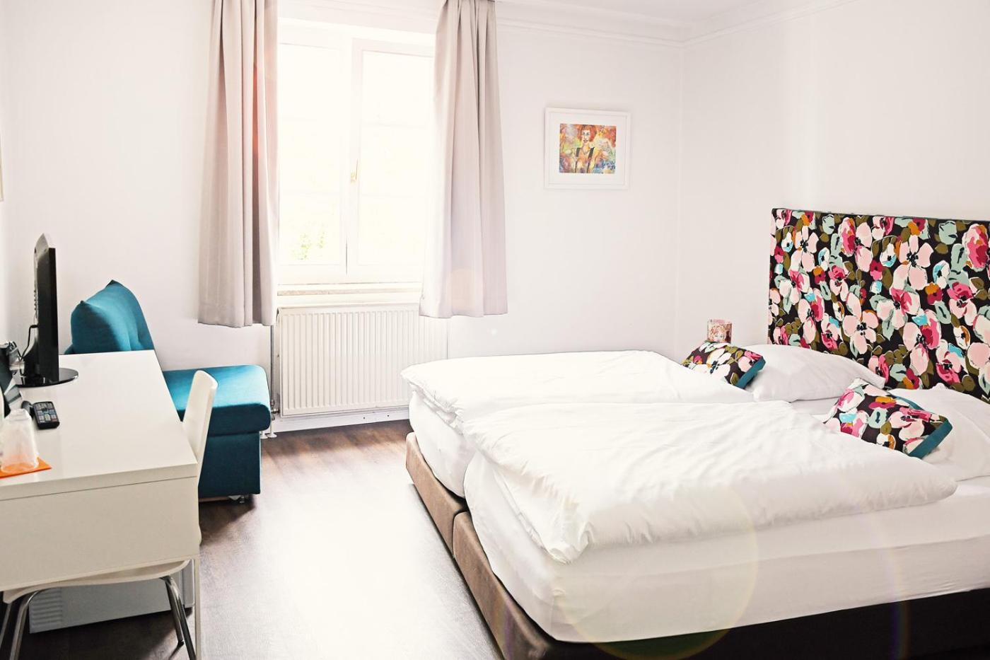 Hotel Bergbauer Mit Late-Self-Check-In Neuburg an Der Donau Dış mekan fotoğraf